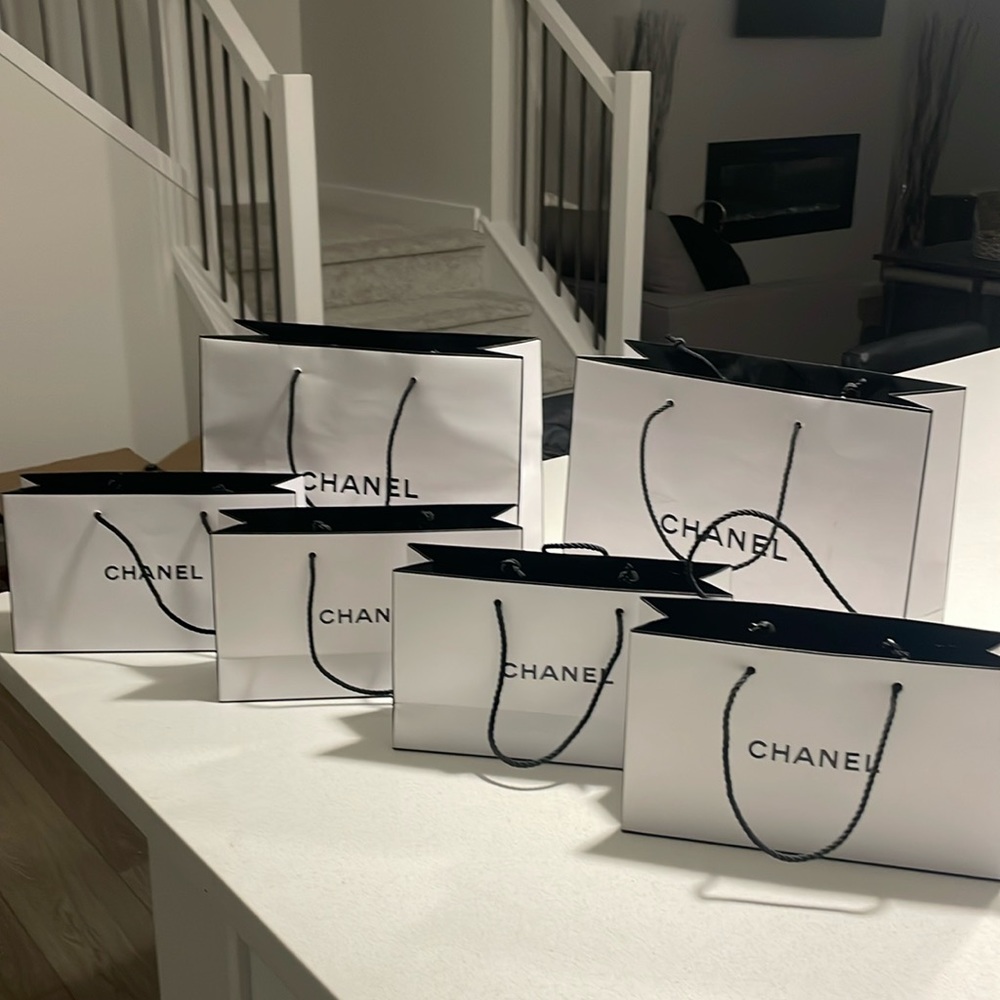 Set of 6 CHANEL paper bags